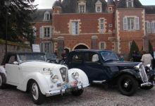 Exposition de voitures anciennes par le Club Citroën de Nogent-le-Rotrou