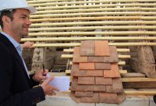 Notre Architecte Guillaume Trouvé lors d'une visite de chantier