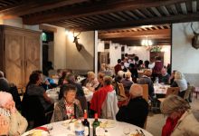 Les sonneurs ont également animé le repas dans les communs du Château.