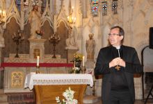 Monseigneur Michel Pansard, Evêque de Chartres, a tout d'abord adressé un chaleureux discours à Frazé et sa municipalité...