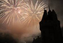 Un pyroconcert a associé les airs musicaux du quatuor 2 Si 2 La aux effets pyrotechniques de Fêtes et Feux dans le cadre enchanteur du château.