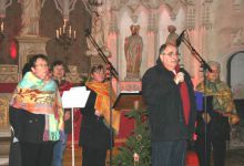 Animation de Noël 2008 par le Comité des Fêtes (chants à l'église) - le mot d'accueil du président