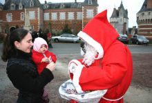 Animation de Noël 2008 par le Comité des Fêtes (distribution de friandises par le Père Noël)