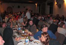 Le dîner au château : salle comble et ambiance chaleureuse